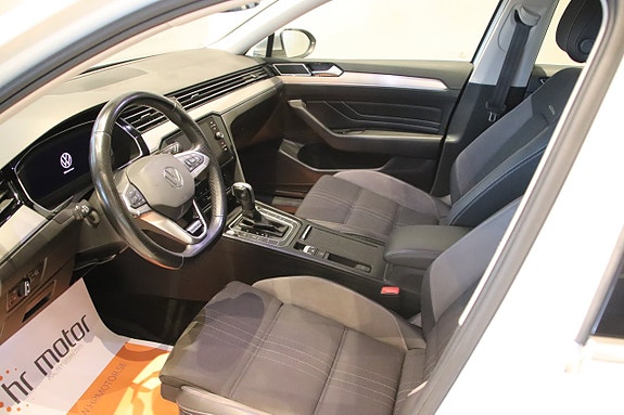 Volkswagen Passat Alltrack 11 of 14