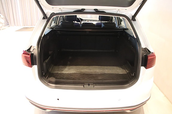 Volkswagen Passat Alltrack 6 of 14