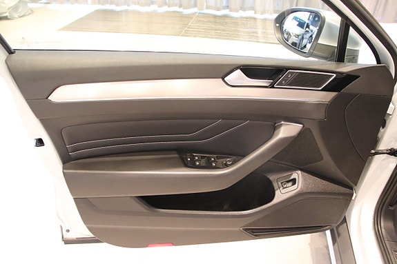 Volkswagen Passat Alltrack 10 of 14