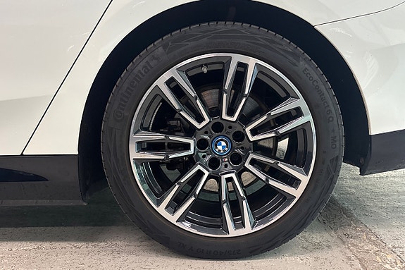 BMW 530e 16 of 19
