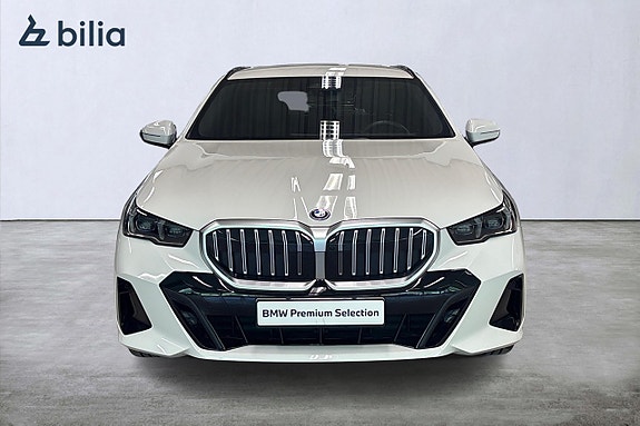 BMW 530e 5 of 19