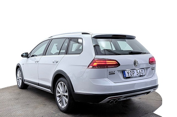 Volkswagen Golf Alltrack 9 of 30