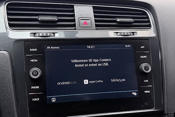 Volkswagen Golf Alltrack 22 of 30