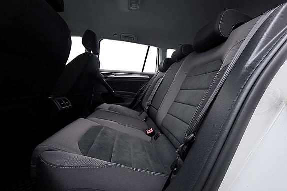 Volkswagen Golf Alltrack 15 of 30
