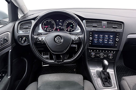 Volkswagen Golf Alltrack 18 of 30