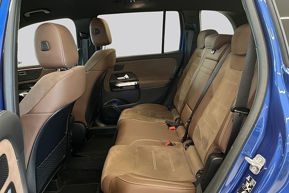 Mercedes-Benz GLB200 9 of 14