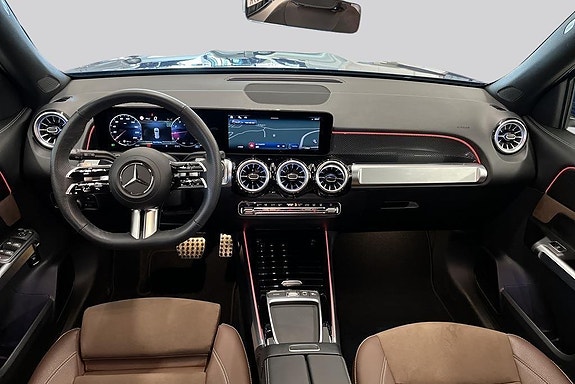 Mercedes-Benz GLB200 7 of 14