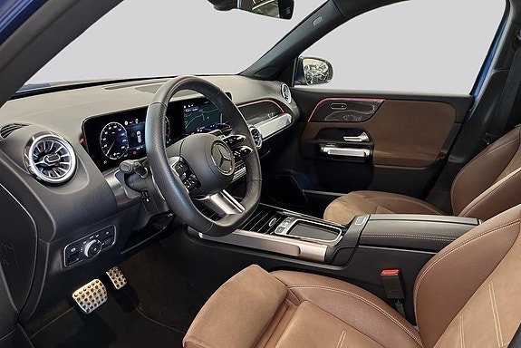 Mercedes-Benz GLB200 8 of 14