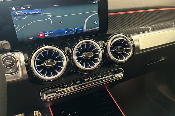 Mercedes-Benz GLB200 13 of 14