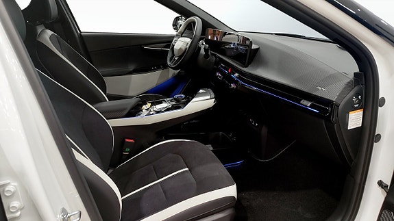 Kia EV6 3 of 12