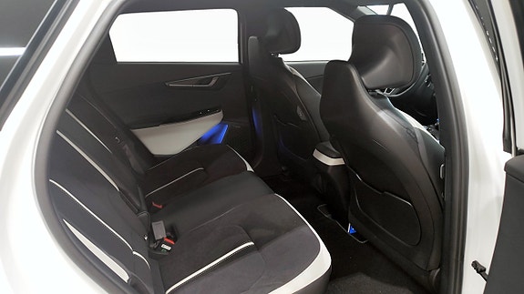 Kia EV6 5 of 12