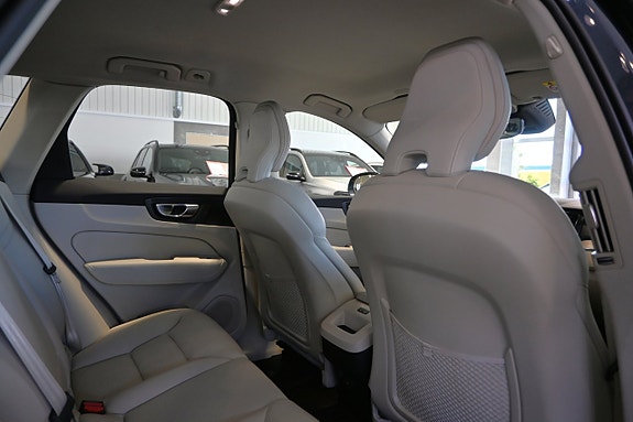 Volvo XC60 12 of 24