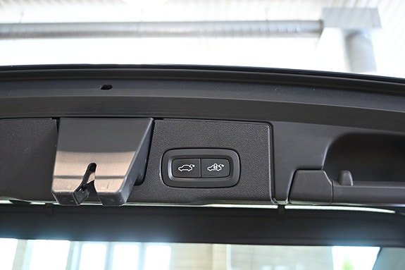 Volvo XC60 16 of 24