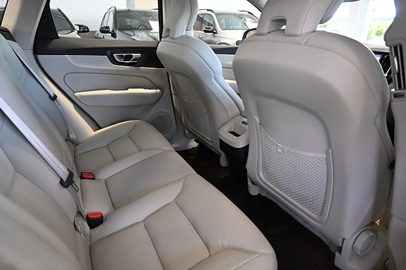 Volvo XC60 13 of 24
