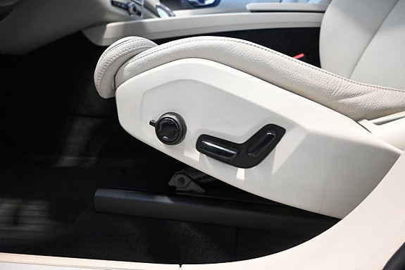 Volvo XC60 18 of 24