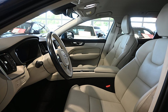 Volvo XC60 8 of 24