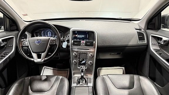 Volvo XC60 11 of 21
