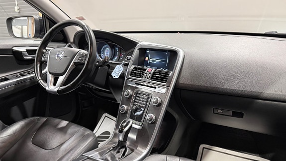 Volvo XC60 13 of 21