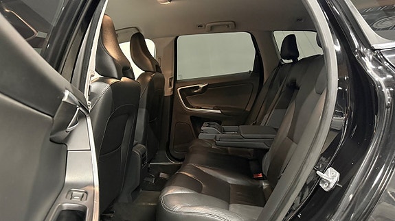 Volvo XC60 16 of 21