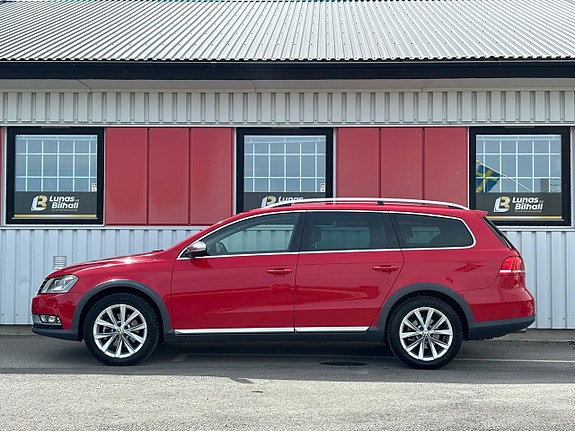 Volkswagen Passat Alltrack 3 of 5