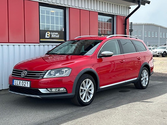 Volkswagen Passat Alltrack 2 of 5