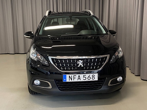 Peugeot 2008 2 of 5