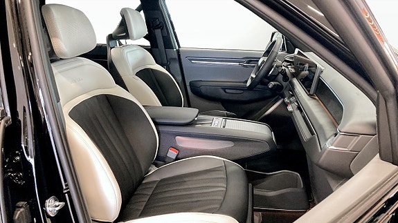 Kia EV9 3 of 23
