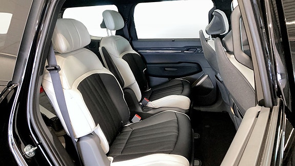 Kia EV9 5 of 23
