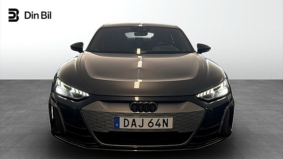 Audi e-tron GT 4 of 5
