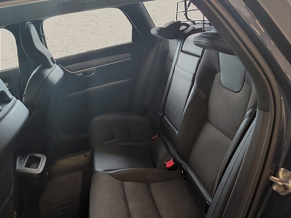 Volvo V90 10 of 16