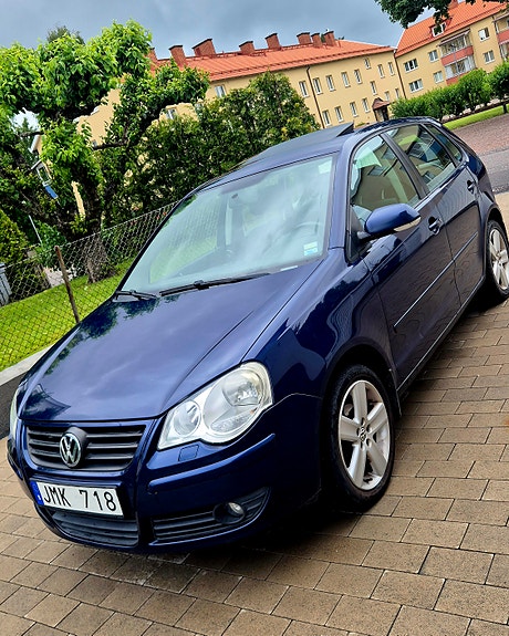 Volkswagen Polo 2 of 5