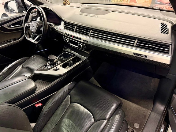 Audi Q7 8 of 25