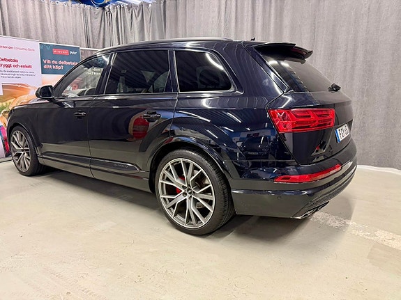 Audi Q7 4 of 5