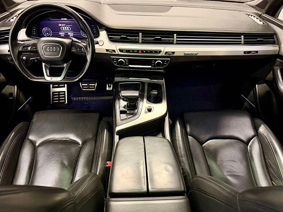 Audi Q7 9 of 25