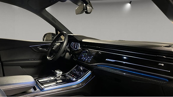 Audi Q7 8 of 12