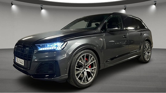 Audi Q7 2 of 5
