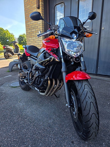 Yamaha Xj6 -11 2 of 5
