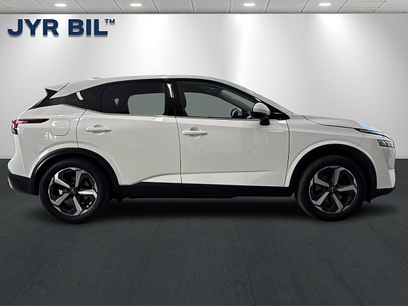 Nissan Qashqai 2 of 5