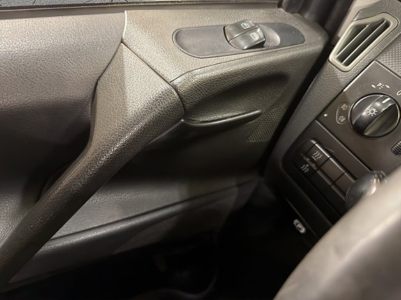 Mercedes-Benz Vito 110 24 of 28