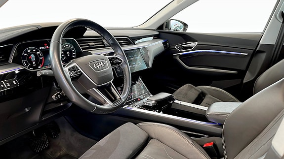 Audi Q8 9 of 22
