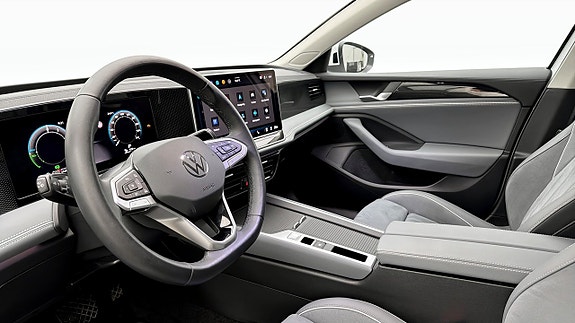 Volkswagen Passat 7 of 19