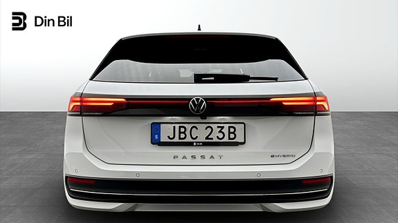 Volkswagen Passat 5 of 5