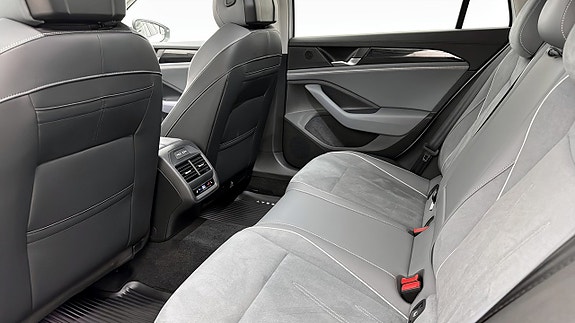 Volkswagen Passat 11 of 19