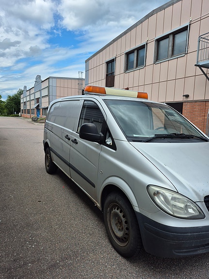 Mercedes-Benz Vito 109 3 of 5