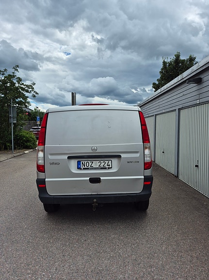 Mercedes-Benz Vito 109 4 of 5