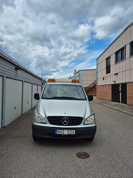 Mercedes-Benz Vito 109 2 of 5