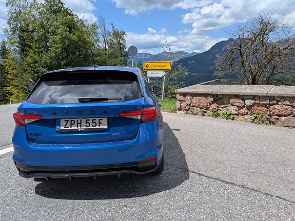 Skoda Fabia 2 of 5
