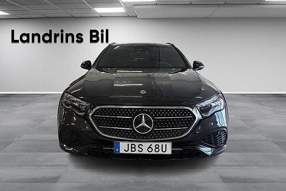 Mercedes-Benz E220 d 2 of 5