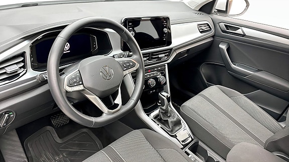 Volkswagen T-Roc 7 of 12