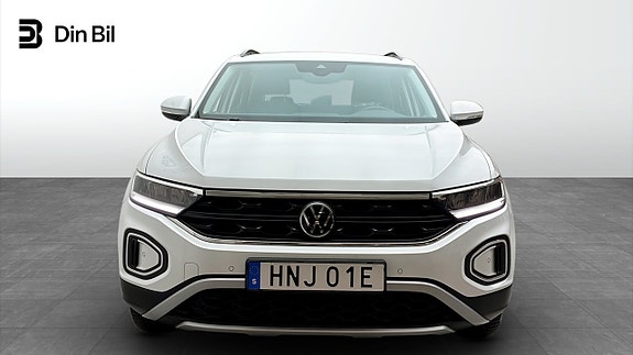 Volkswagen T-Roc 4 of 12
